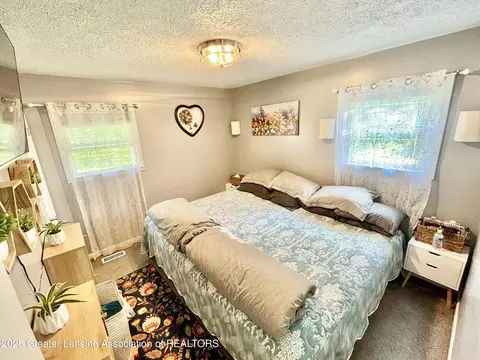 Bedroom - 6740 W Herbison Rd, Dewitt, MI 48820 photo 5 of 7