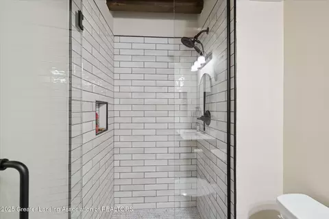 Bath - 2197 Haslett Rd, Williamston, MI 48895 photo 5 of 6