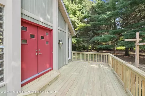 Exterior - 2197 Haslett Rd, Williamston, MI 48895 photo 10 of 12