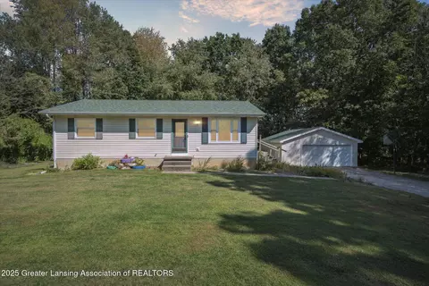 2391 S Onondaga Rd, Eaton Rapids, MI 48827