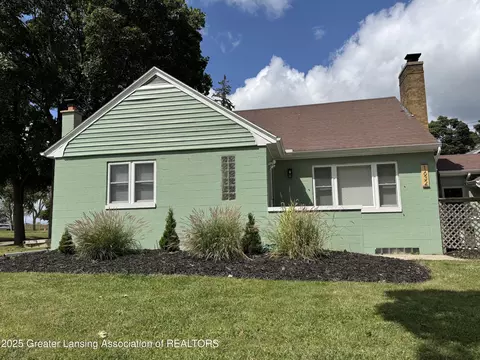 1632 Inverness Ave, Lansing, MI 48915