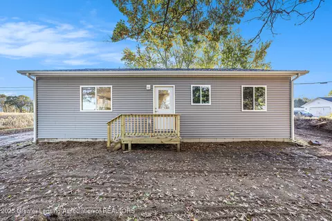 4845 Moechel Rd, Stockbridge, MI 49285