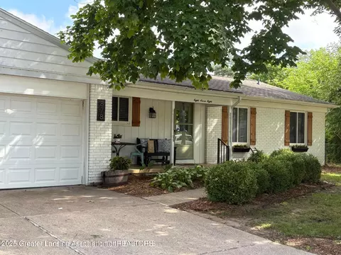 878 Ramblewood Dr, East Lansing, MI 48823