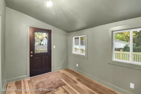Entry Way - 229 State St, Eaton Rapids, MI 48827 photo 3 of 5