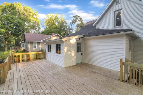 Exterior - 229 State St, Eaton Rapids, MI 48827 photo 4 of 6