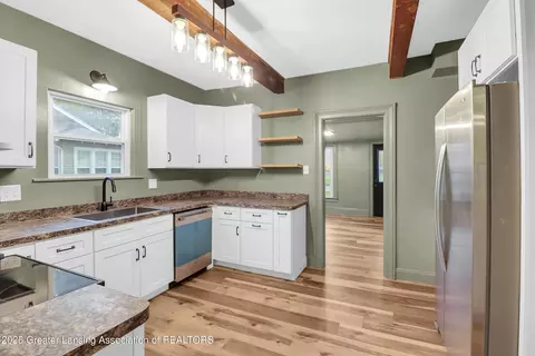 Entry Way - 229 State St, Eaton Rapids, MI 48827 photo 1 of 5