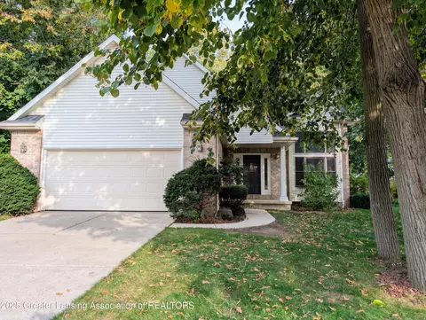 1260 Astwood Mews Ln, Saint Johns, MI 48879