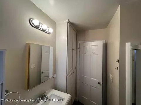 Bath - 2601 Forest Ave, Lansing, MI 48910 photo 1 of 1