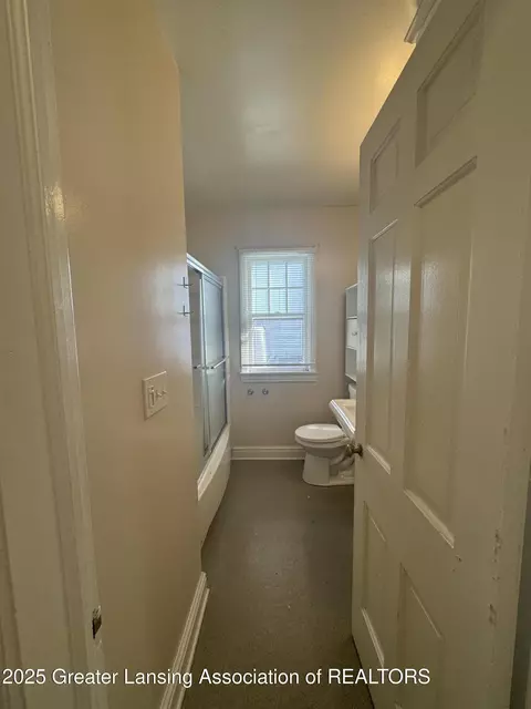 Entry Way - 2601 Forest Ave, Lansing, MI 48910 photo 1 of 2