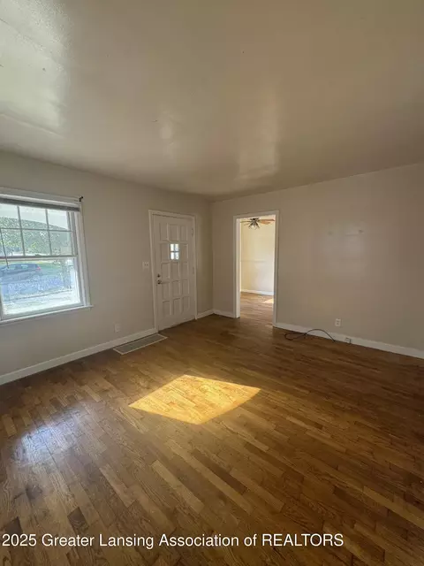 Living - 2601 Forest Ave, Lansing, MI 48910 photo 1 of 1