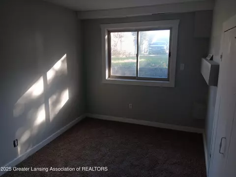 Bedroom - 413 E Hodge Ave, Lansing, MI 48910 photo 3 of 3