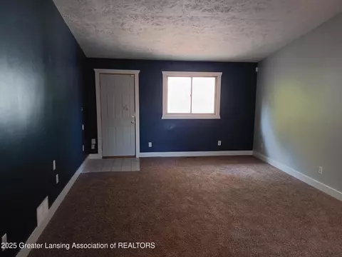 Living - 413 E Hodge Ave, Lansing, MI 48910 photo 1 of 3