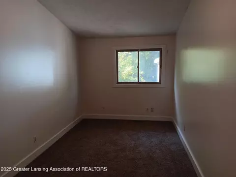Bedroom - 413 E Hodge Ave, Lansing, MI 48910 photo 1 of 3