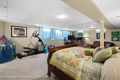 Bedroom - 2174 Cedar Bend Dr, Holt, MI 48842 photo 8 of 9