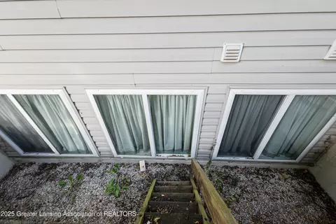 Exterior - 2174 Cedar Bend Dr, Holt, MI 48842 photo 6 of 16
