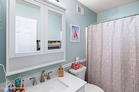 Bath - 2174 Cedar Bend Dr, Holt, MI 48842 photo 8 of 10