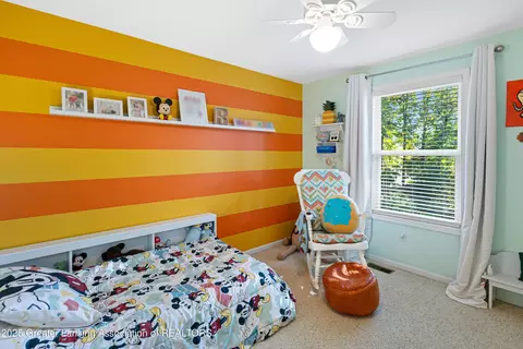 Bedroom - 2174 Cedar Bend Dr, Holt, MI 48842 photo 4 of 9