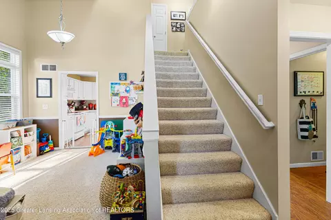 Entry Way - 2174 Cedar Bend Dr, Holt, MI 48842 photo 5 of 10