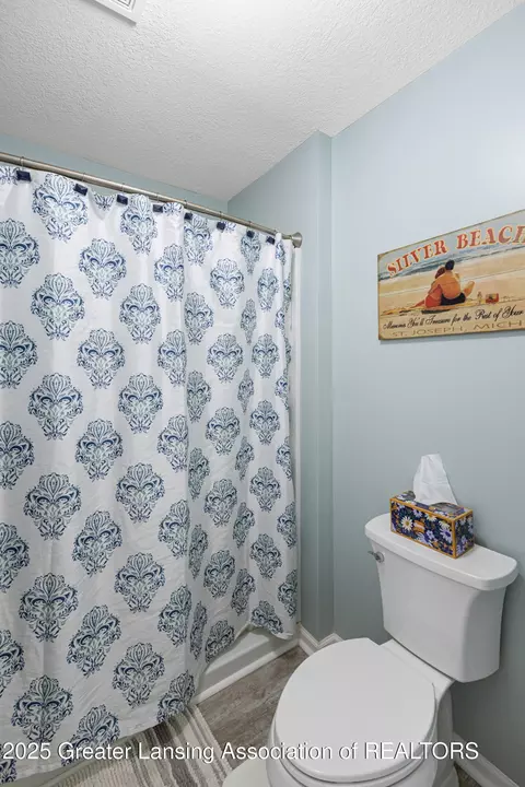 Bath - 2174 Cedar Bend Dr, Holt, MI 48842 photo 6 of 10