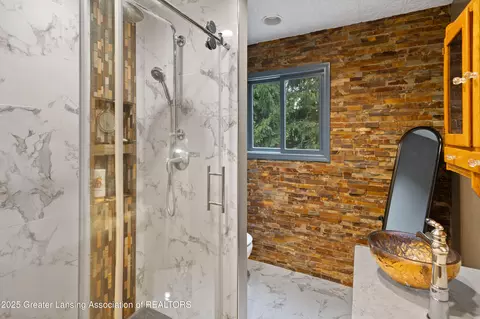 Bath - 5324 E Pratt Rd, Saint Johns, MI 48879 photo 1 of 5