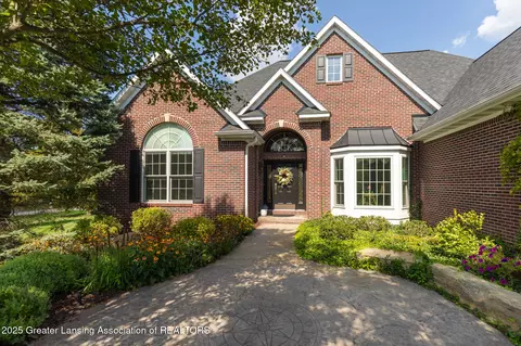 6386 Red Fox Ln, Perry, MI 48872
