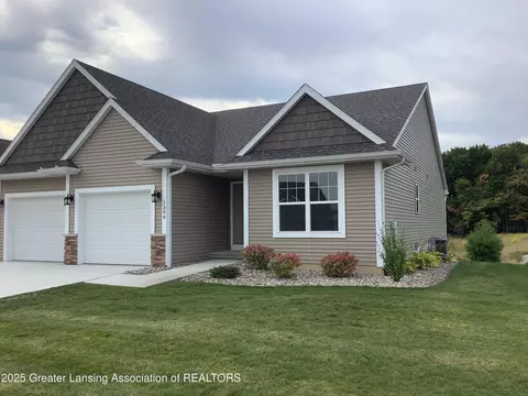1396 Superior Dr #28, Saint Johns, MI 48879