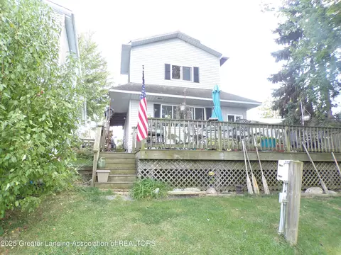 8728 Lake Dr, Springport, MI 49284