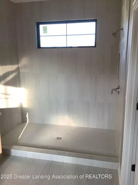 Bath - 11625 Murano Dr #63, Dewitt, MI 48820 photo 1 of 3