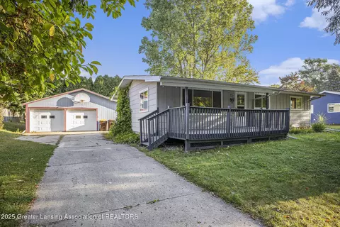 517 E Randolph St, Mason, MI 48854