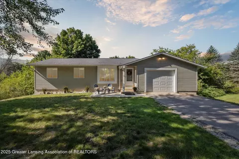 1355 Greenbrier Dr, Traverse City, MI 49685