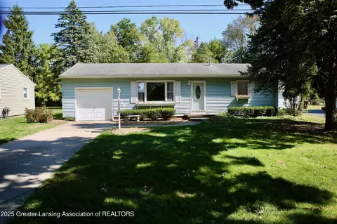 1946 Gunn Rd, Holt, MI 48842