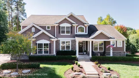 6256 Mereford Ct, East Lansing, MI 48823