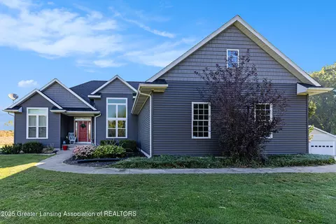 7225 S Krepps Rd, Saint Johns, MI 48879