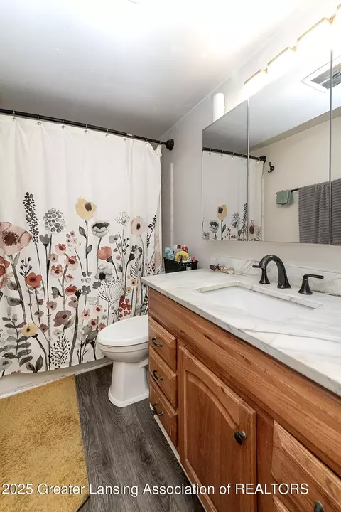 Bath - 361-365 N Dibble Ave, Lansing, MI 48917 photo 5 of 5