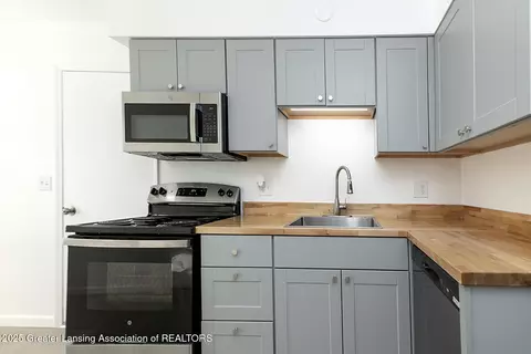 Kitchen - 361-365 N Dibble Ave, Lansing, MI 48917 photo 2 of 5