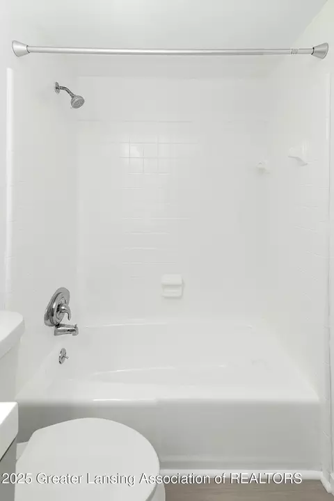 Bath - 361-365 N Dibble Ave, Lansing, MI 48917 photo 4 of 5