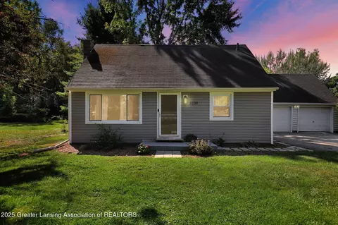 3239 County Line Rd, East Lansing, MI 48823