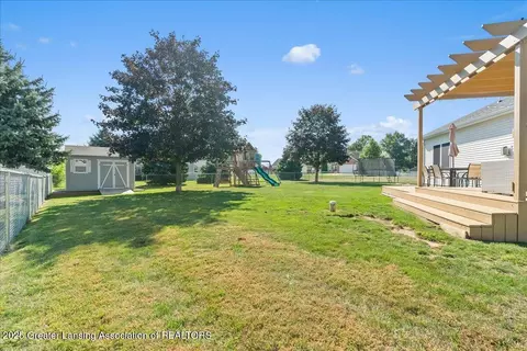 Exterior - 8614 Jacaranda Dr, Dimondale, MI 48821 photo 4 of 7