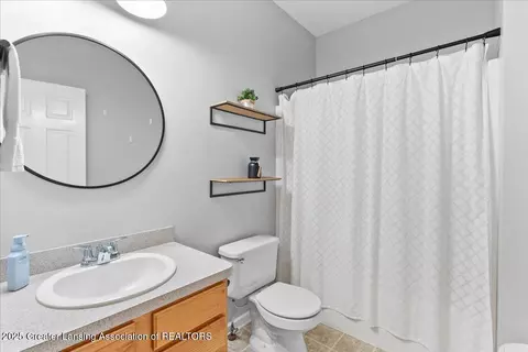 Bath - 8614 Jacaranda Dr, Dimondale, MI 48821 photo 1 of 3