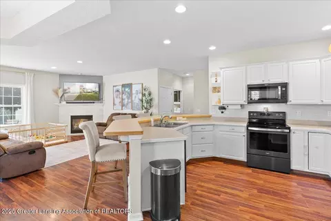 Kitchen - 8614 Jacaranda Dr, Dimondale, MI 48821 photo 1 of 3
