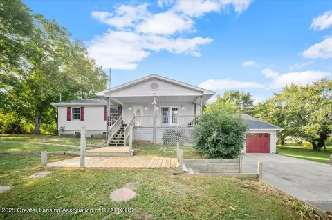 4867 Skyline Dr, Perrinton, MI 48871