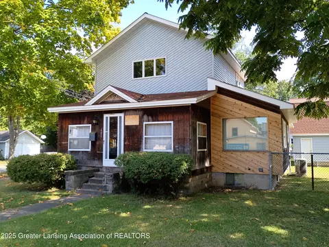 601 S Cochran Ave, Charlotte, MI 48813