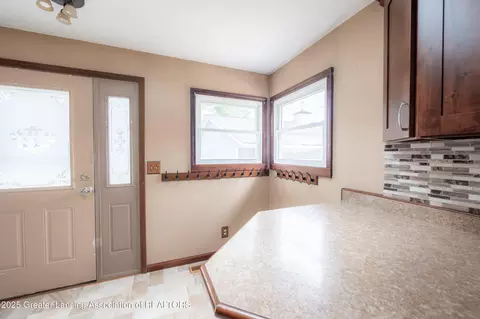 Entry Way - 243 Jackson St, Sunfield, MI 48890 photo 6 of 13