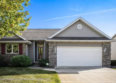 7635 Blue Spruce Ln, Lansing, MI 48917