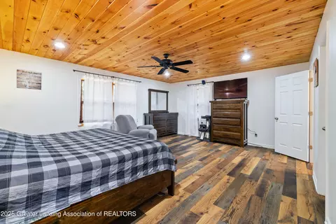 Bedroom - 5101 Bennett Rd, Jackson, MI 49201 photo 3 of 7
