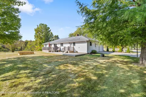 Exterior - 5101 Bennett Rd, Jackson, MI 49201 photo 7 of 11