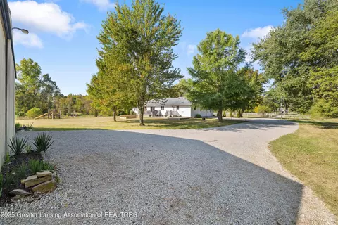 Exterior - 5101 Bennett Rd, Jackson, MI 49201 photo 4 of 11