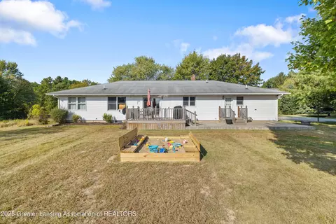 Exterior - 5101 Bennett Rd, Jackson, MI 49201 photo 8 of 11