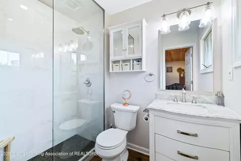 Bath - 5101 Bennett Rd, Jackson, MI 49201 photo 1 of 3