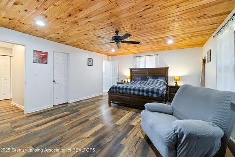 Bedroom - 5101 Bennett Rd, Jackson, MI 49201 photo 2 of 7